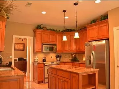 Picture of kitchen and appliances in the house for sale by owner located at 4209 Wildwood Landing in North Charleston, South Carolina, 20420.